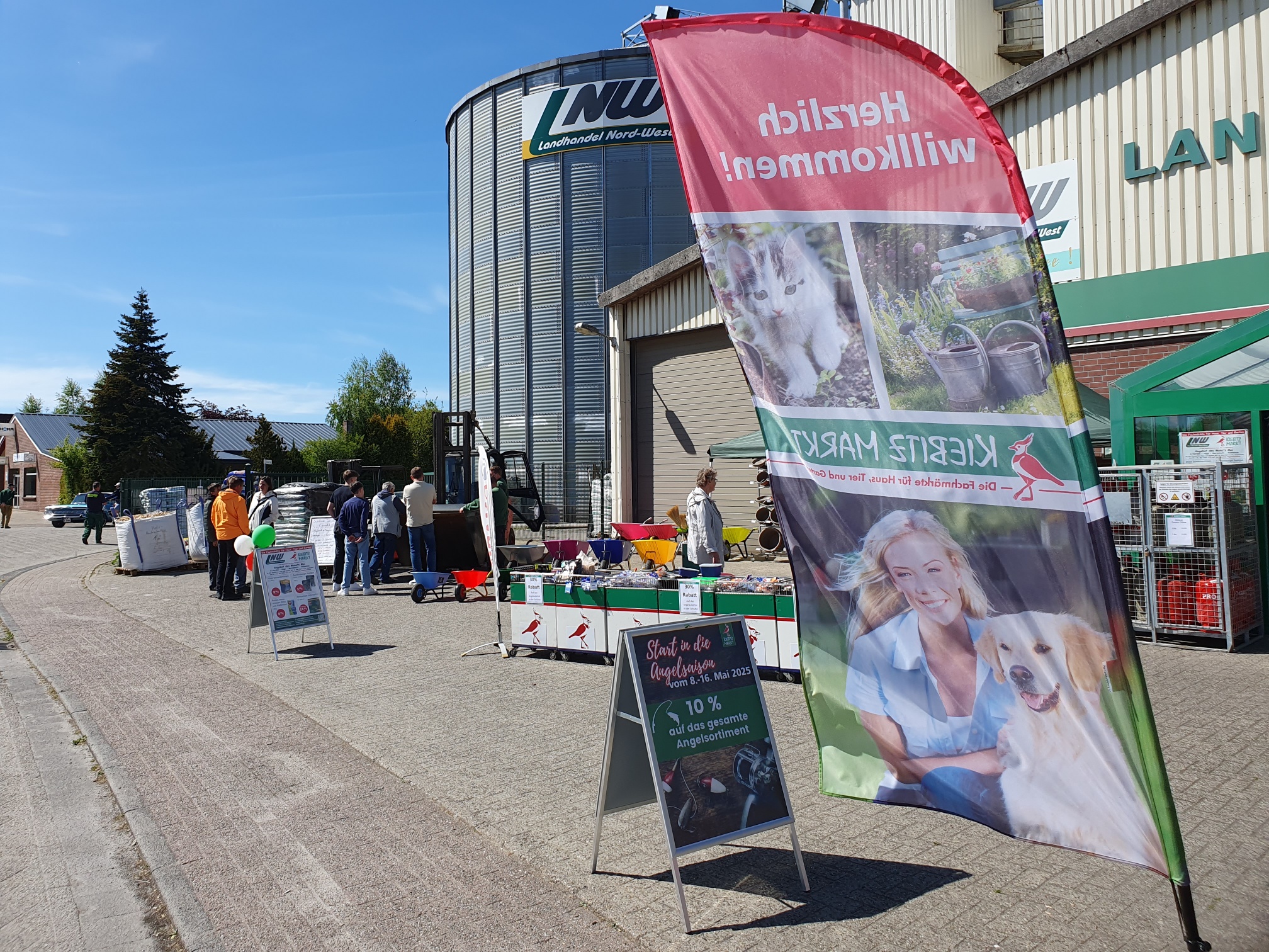 newsimgupload/Hager Gewerbeschau sehr gut besucht. Viele Aktionen im KIEBITZMARKT.jpg